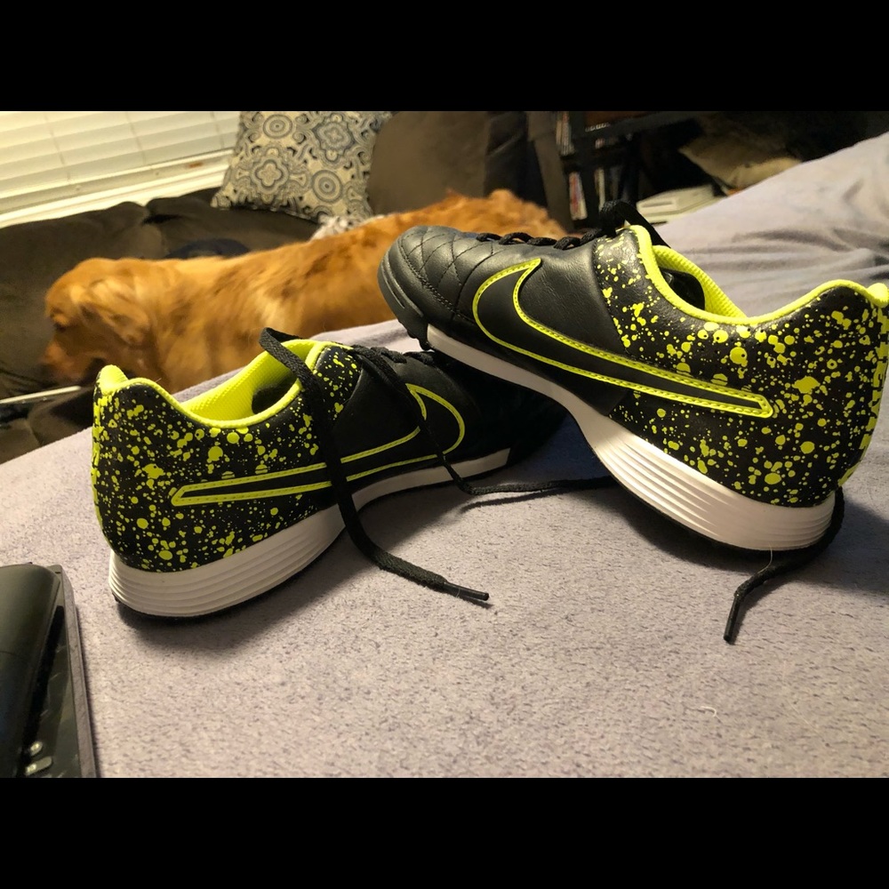 Nike 6y indoor soccer shoes worn twice.